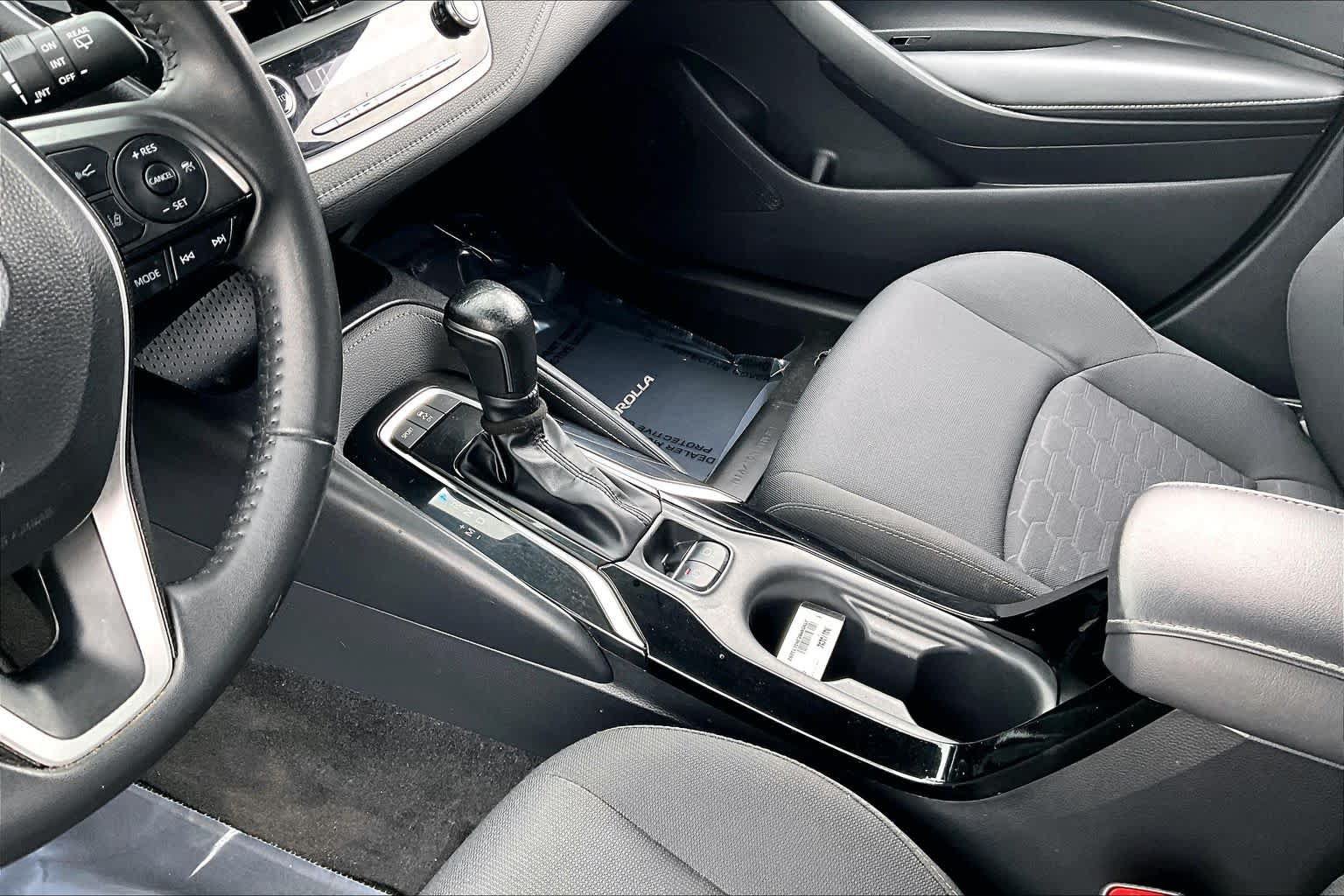Certified 2022 Toyota Corolla SE w/ SE Preferred Package FWD image 16