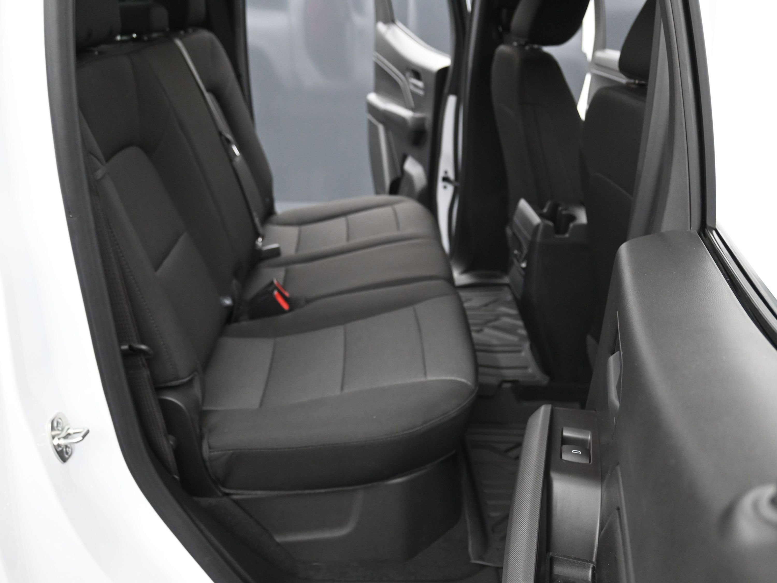 Used 2025 Chevrolet Colorado W/T image 25