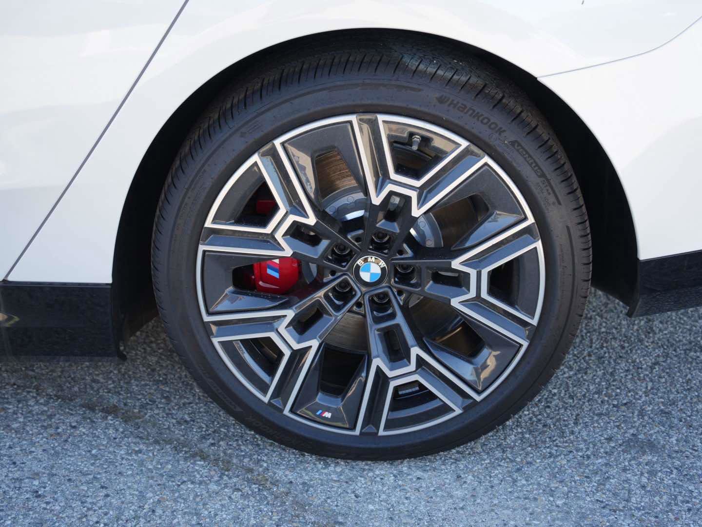 New 2025 BMW i5 M60 w/ Premium Package image 6