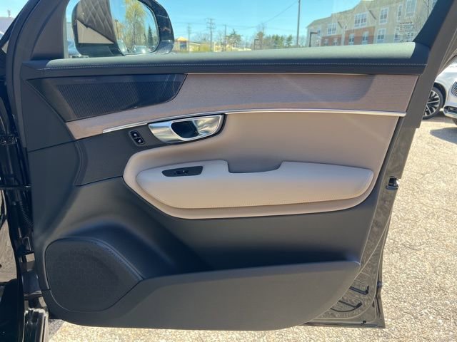 New 2026 Volvo XC90 B5 Plus w/ Protection Package AWD/4WD image 14