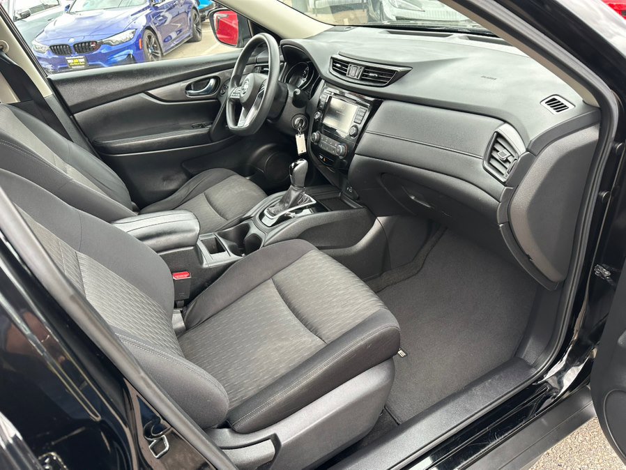 Used 2018 Nissan Rogue S image 12