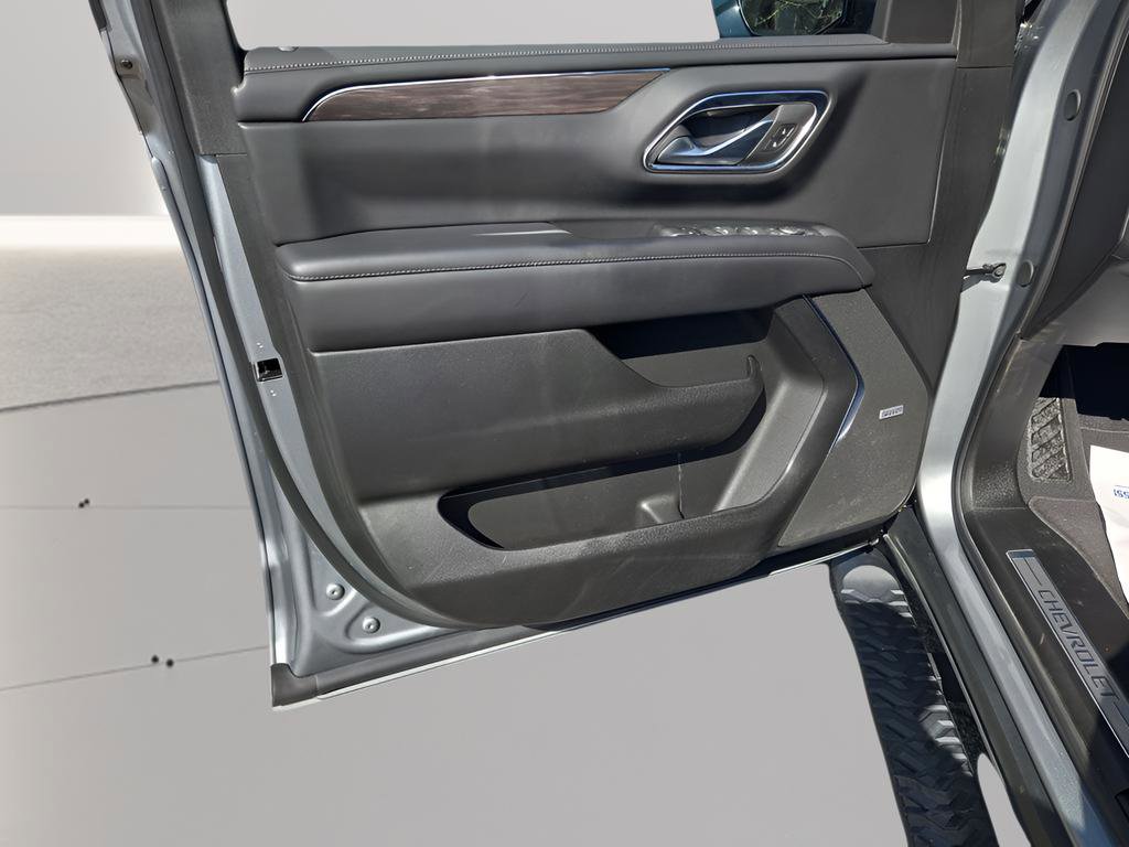 Used 2024 Chevrolet Tahoe Z71 w/ Luxury Package image 18