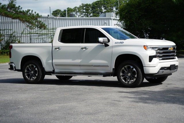 Used 2025 Chevrolet Silverado 1500 High Country w/ Technology Package image 10