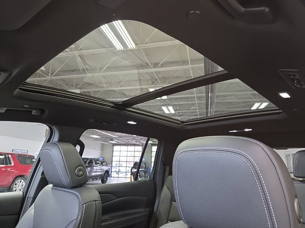 New 2026 Chevrolet Traverse LT w/ Sun and Wheel Package image 29