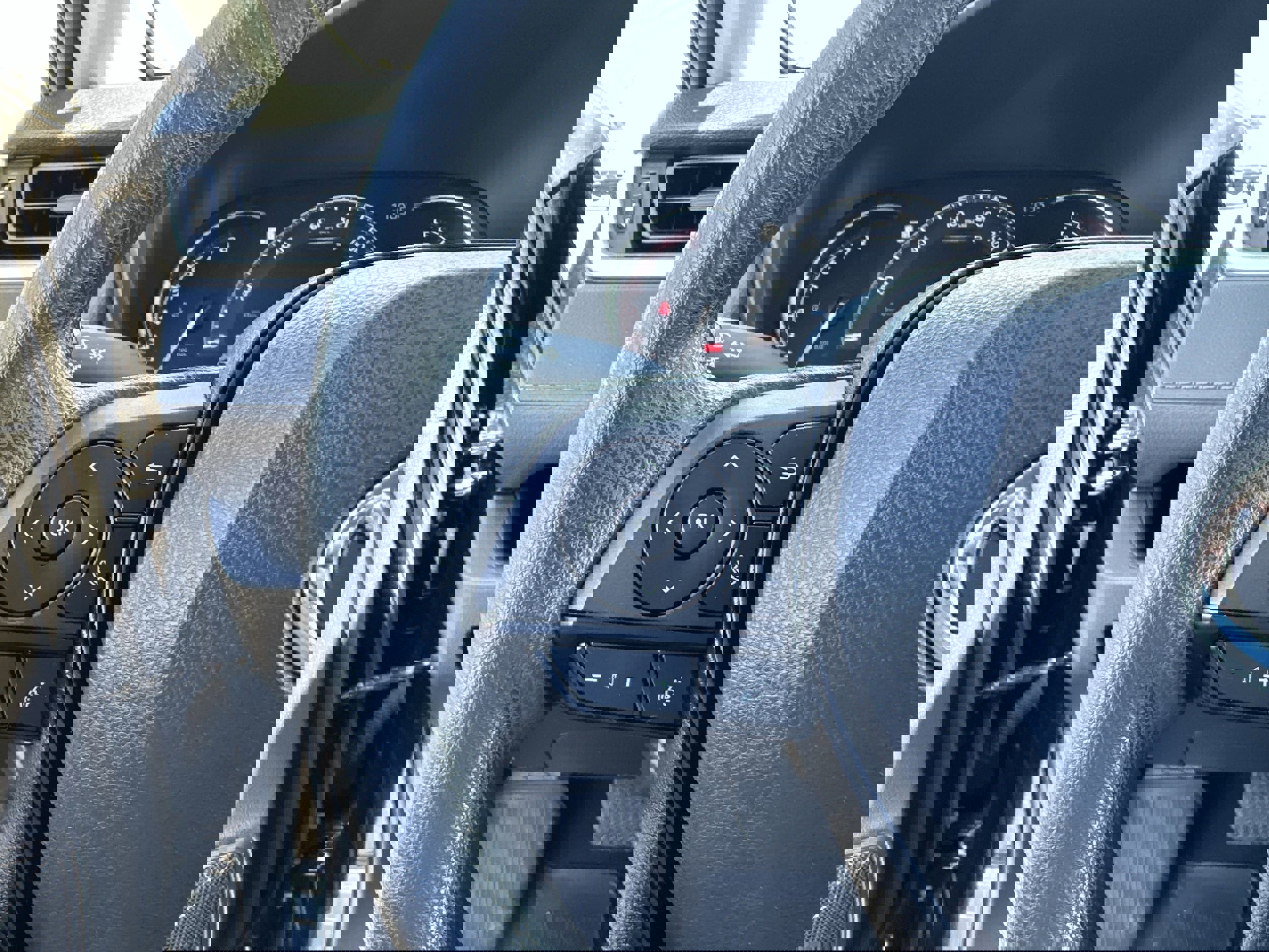 Used 2023 Toyota RAV4 LE image 23