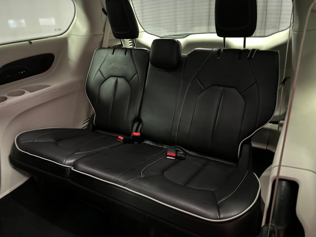 Used 2024 Chrysler Pacifica Limited w/ Uconnect Theater Family Group AWD/4WD image 25