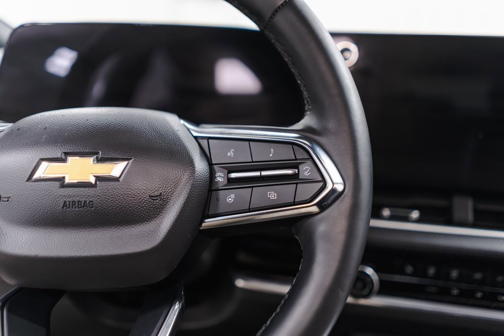 Used 2025 Chevrolet Equinox LT image 12