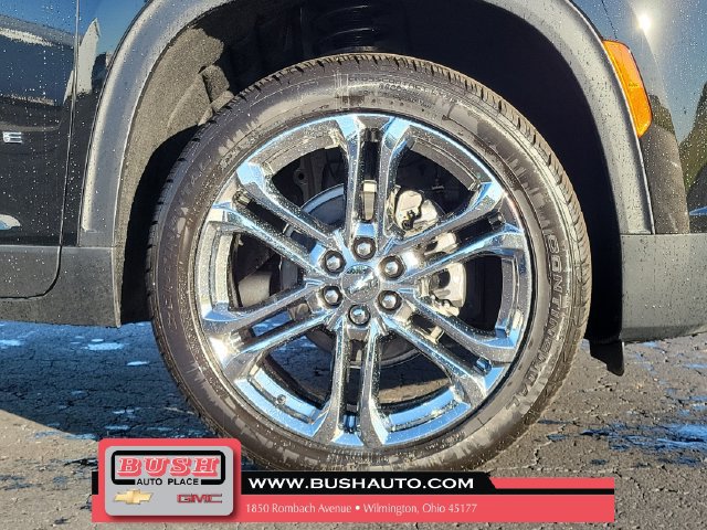 New 2027 Chevrolet Traverse LT w/ Driver Confidence Package FWD image 5