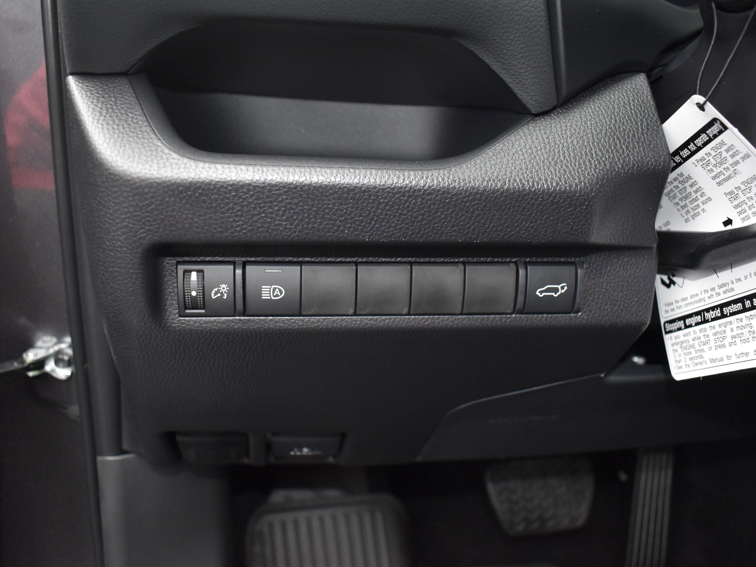 Used 2025 Toyota RAV4 XLE w/ Convenience Package image 17