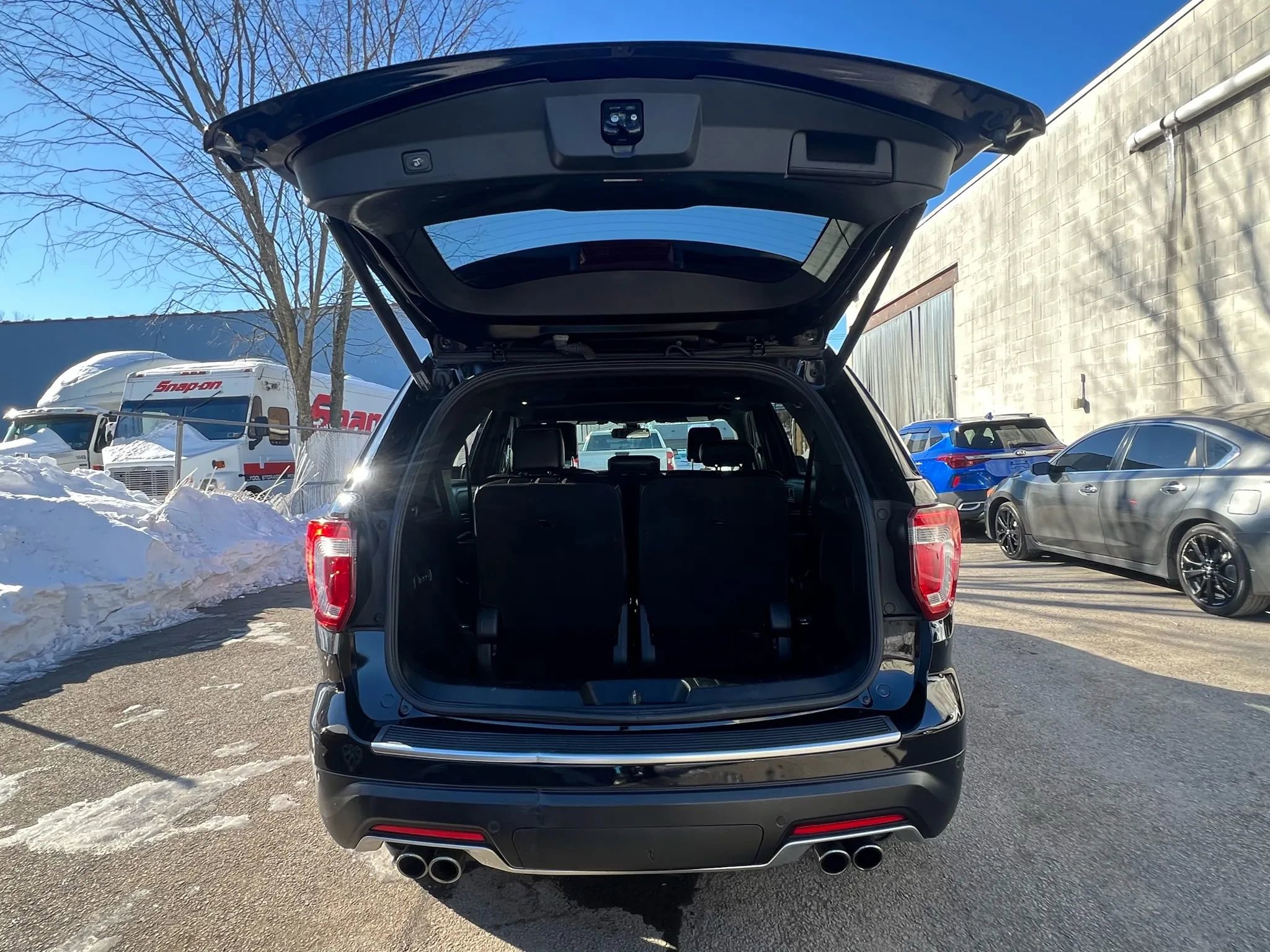Used 2018 Ford Explorer Platinum image 9