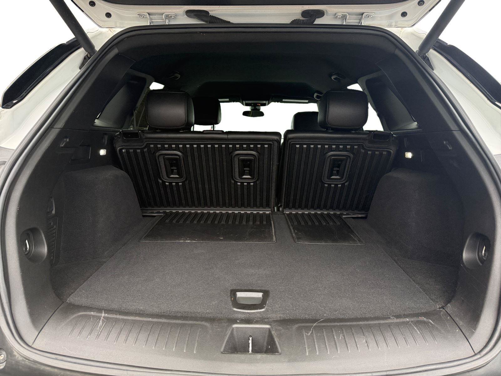 Used 2022 Cadillac XT5 Luxury w/ LPO, Floor Liner Package AWD/4WD image 21
