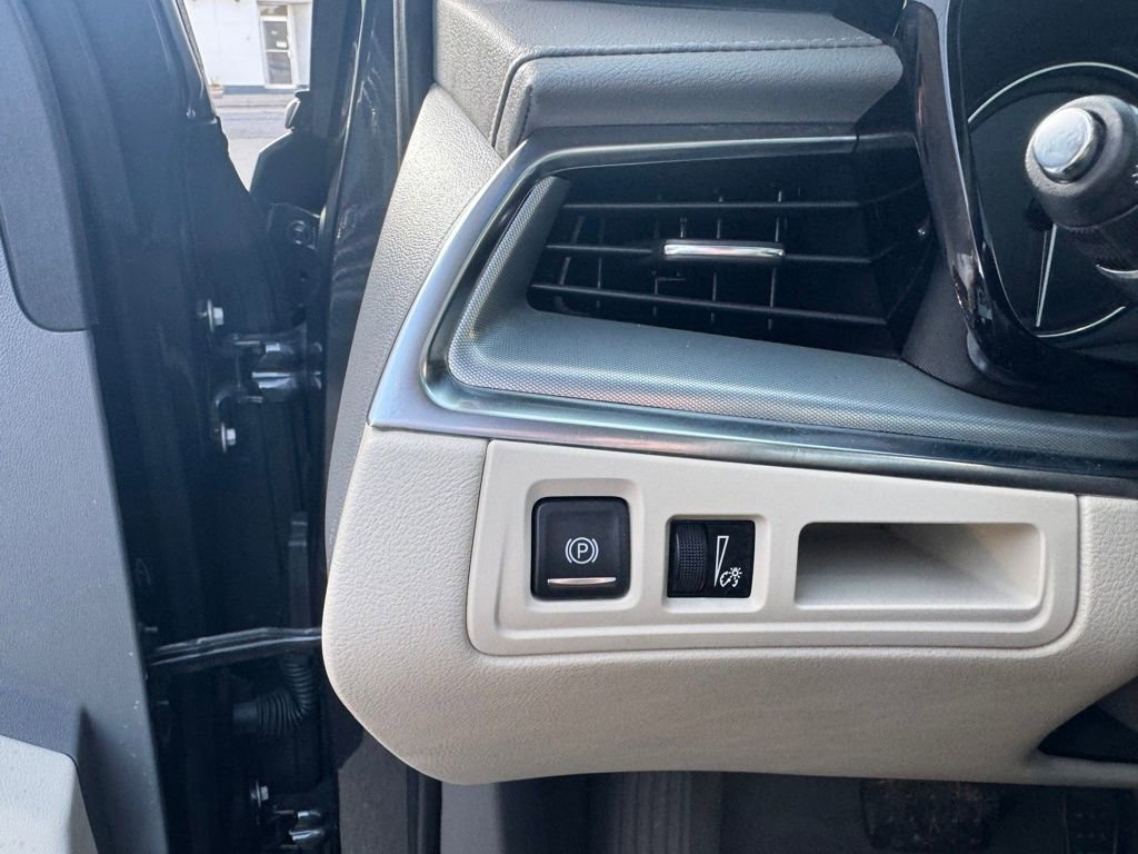 Used 2022 Cadillac XT5 Premium Luxury image 14