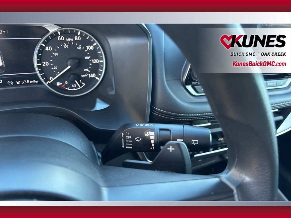 Used 2024 Nissan Rogue SV image 15