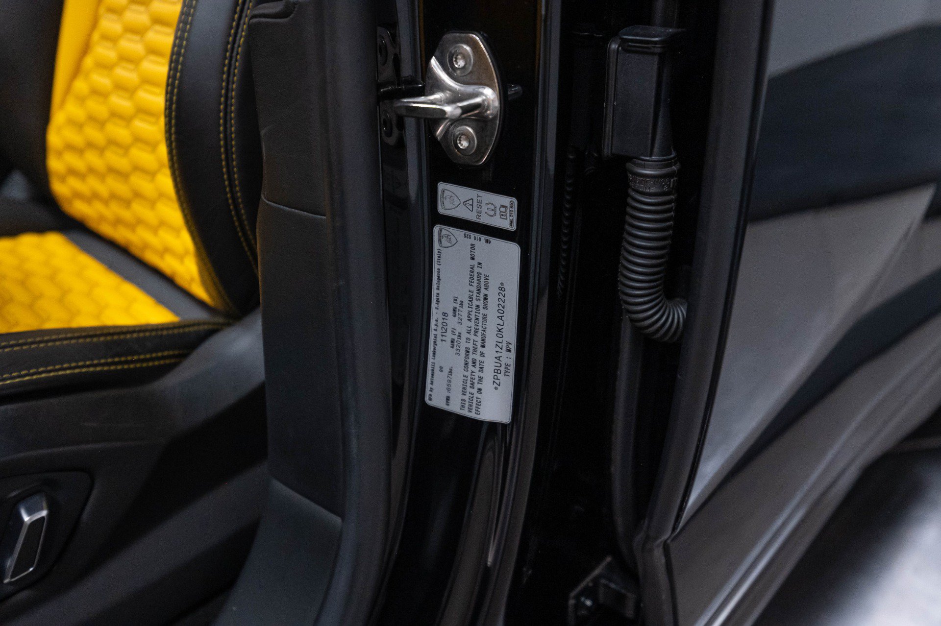 Used 2019 Lamborghini Urus AWD/4WD image 90
