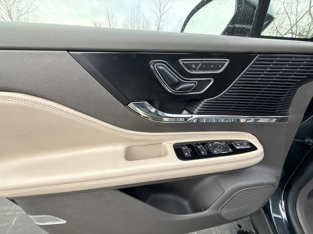 Used 2022 Lincoln Corsair Reserve w/ Equipment Group 201A image 23