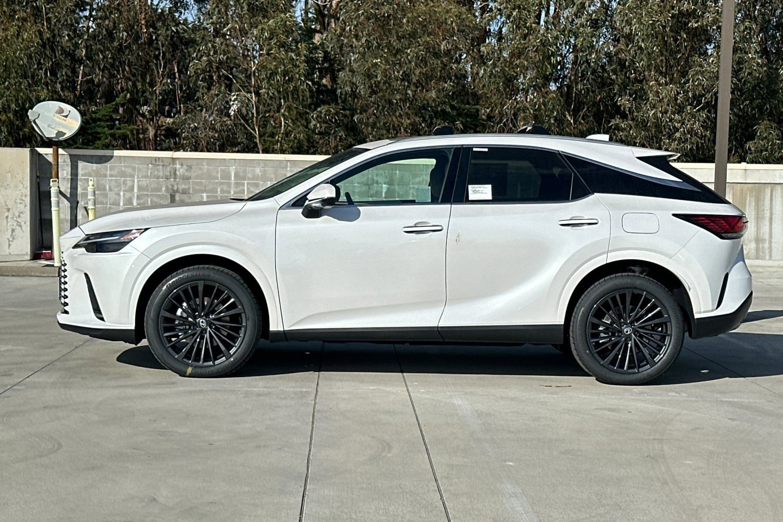 New 2026 Lexus RX 350h image 2