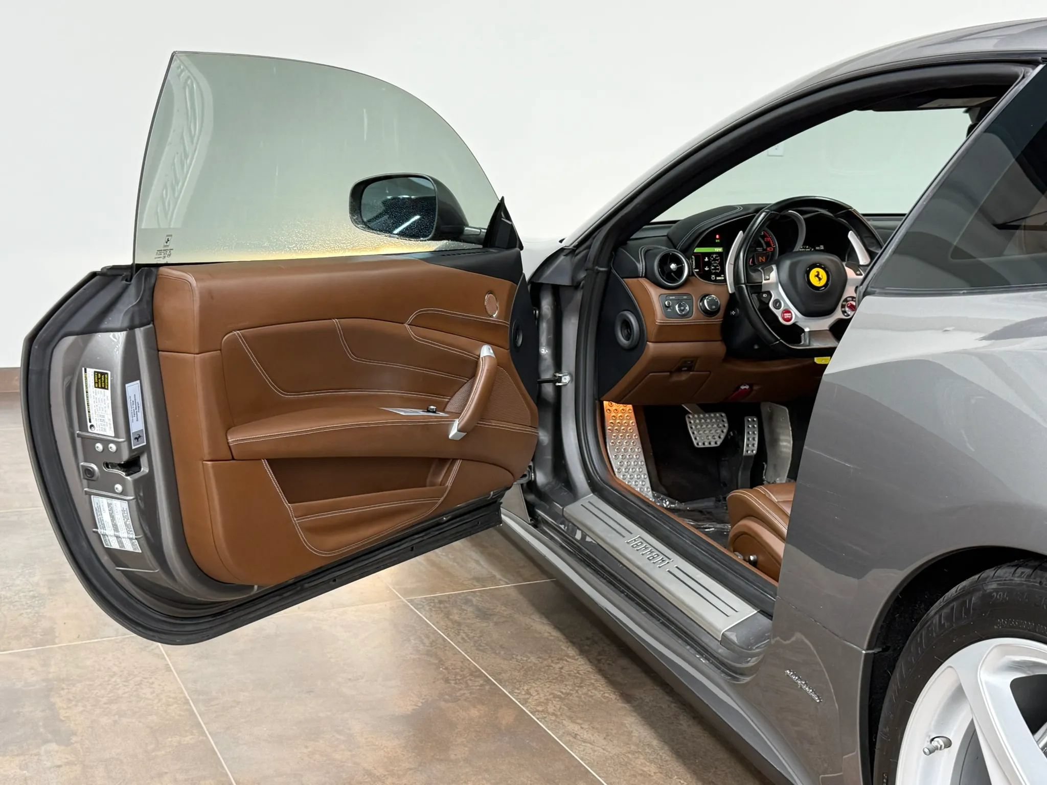 Used 2012 Ferrari FF AWD/4WD image 35