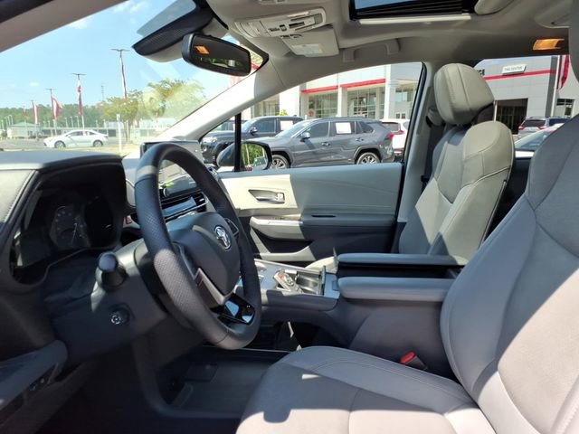 Used 2022 Toyota Sienna Limited FWD image 5