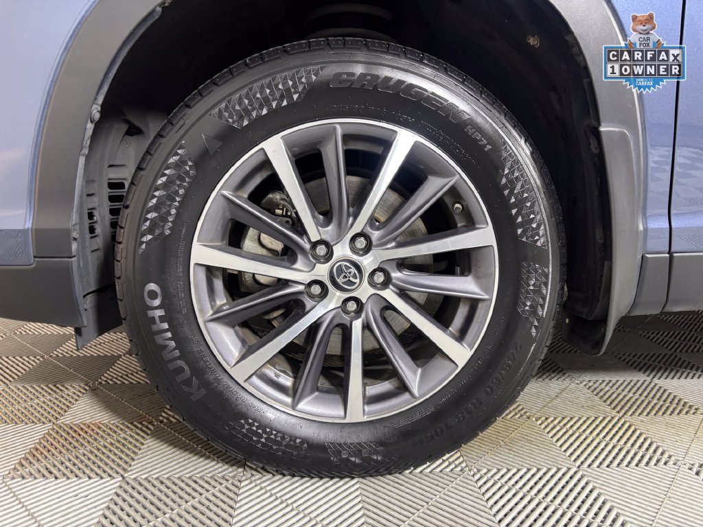 Used 2019 Toyota Highlander XLE AWD/4WD image 30