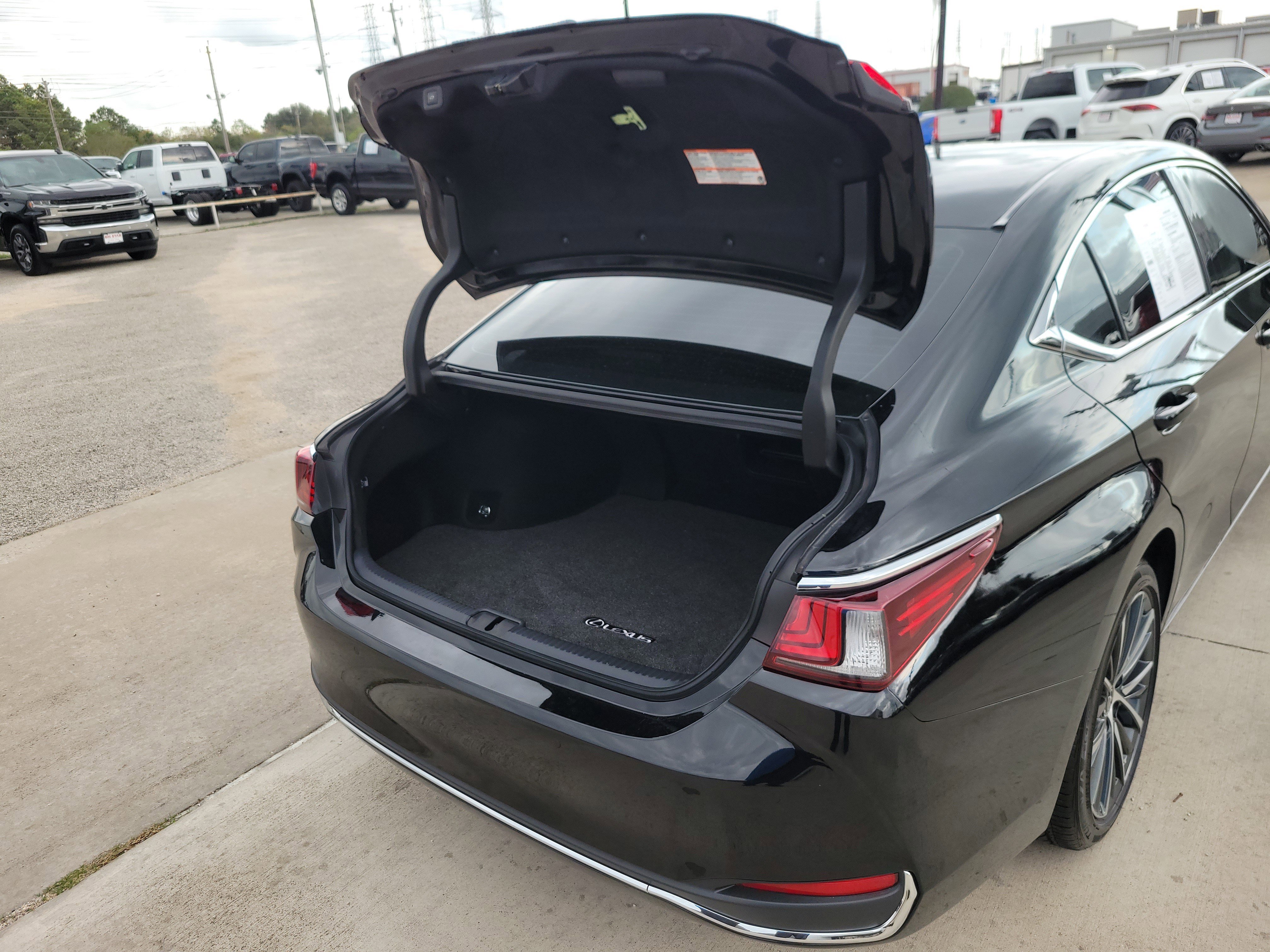 Used 2025 Lexus ES 300h 4DR FWD image 31