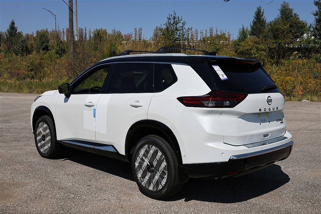New 2026 Nissan Rogue Platinum w/ Platinum Premium Package image 3