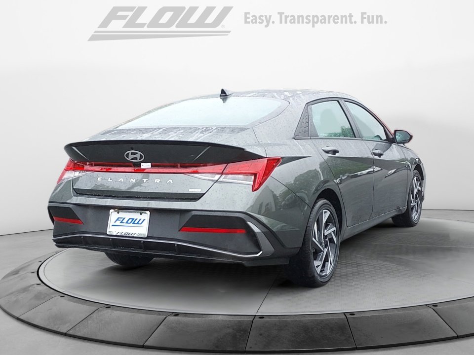 Certified 2025 Hyundai Elantra SEL image 7