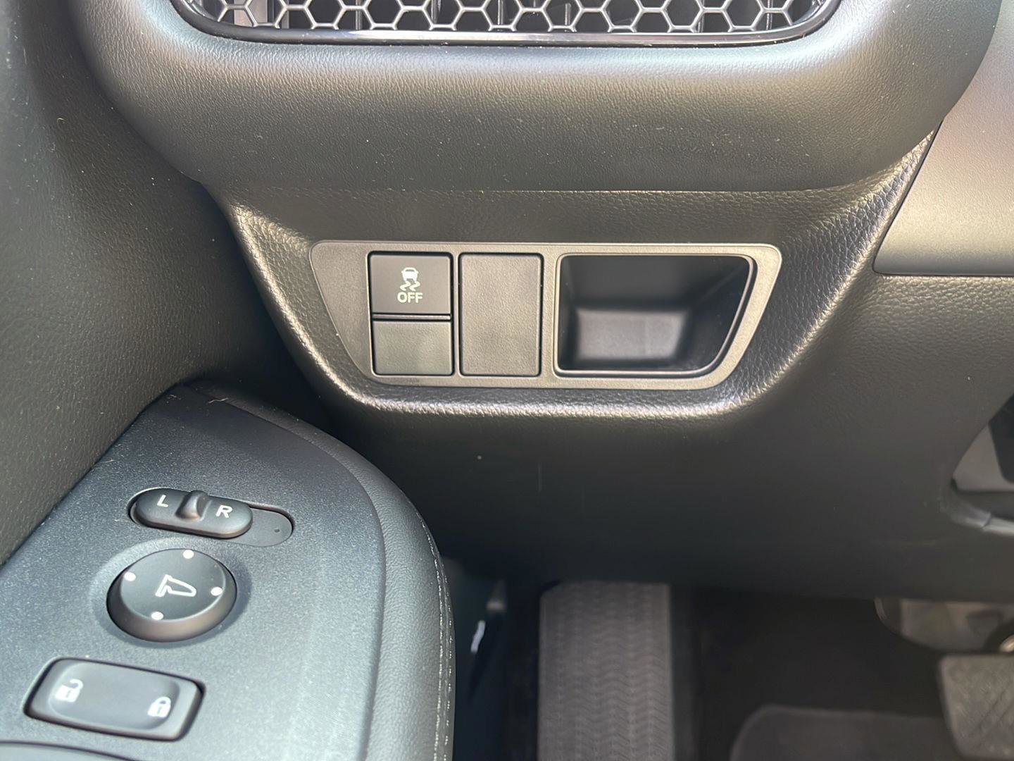 Used 2023 Honda HR-V LX image 13
