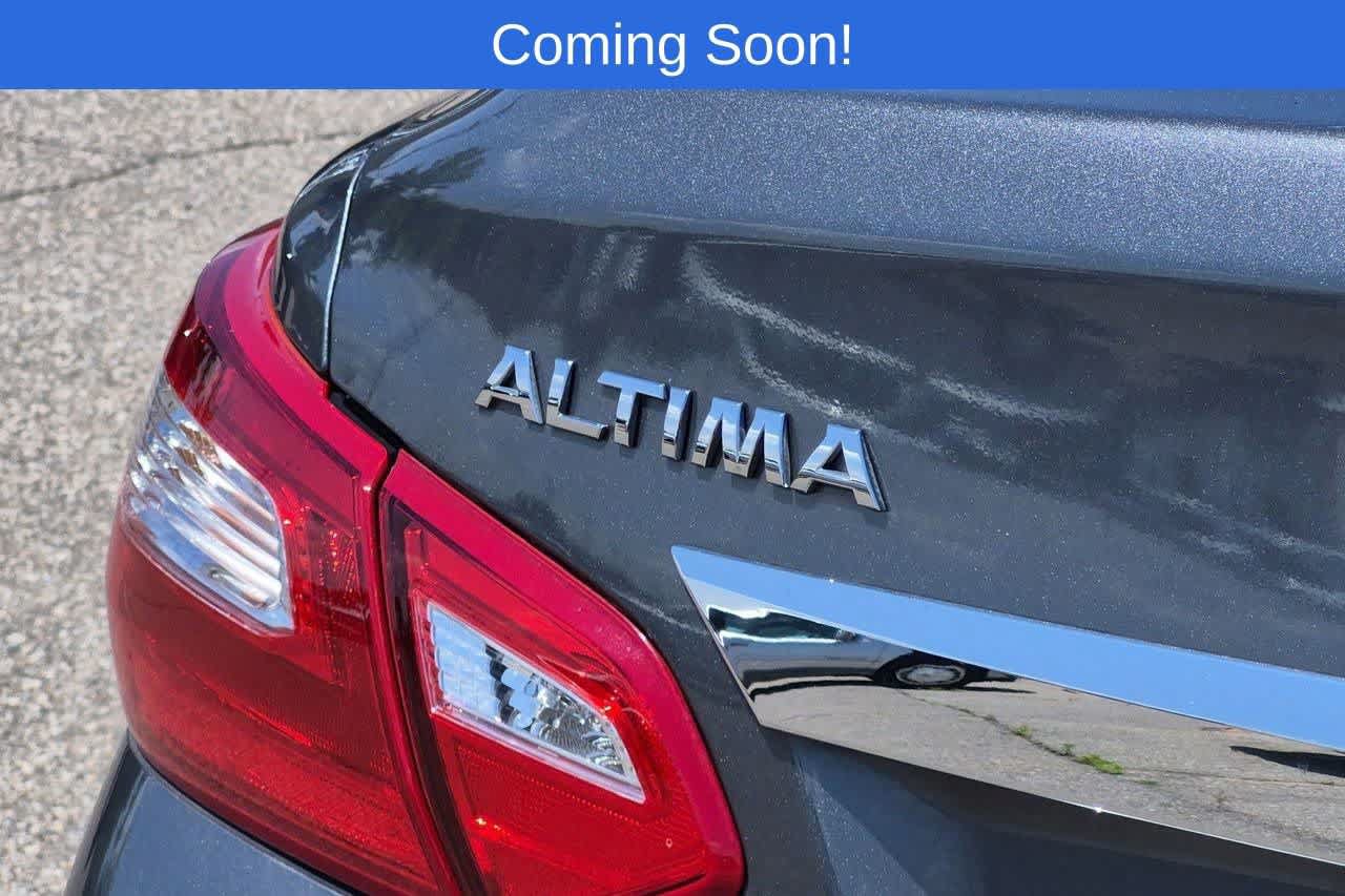 Used 2017 Nissan Altima 2.5 S w/ Power Driver Seat Package FWD image 12