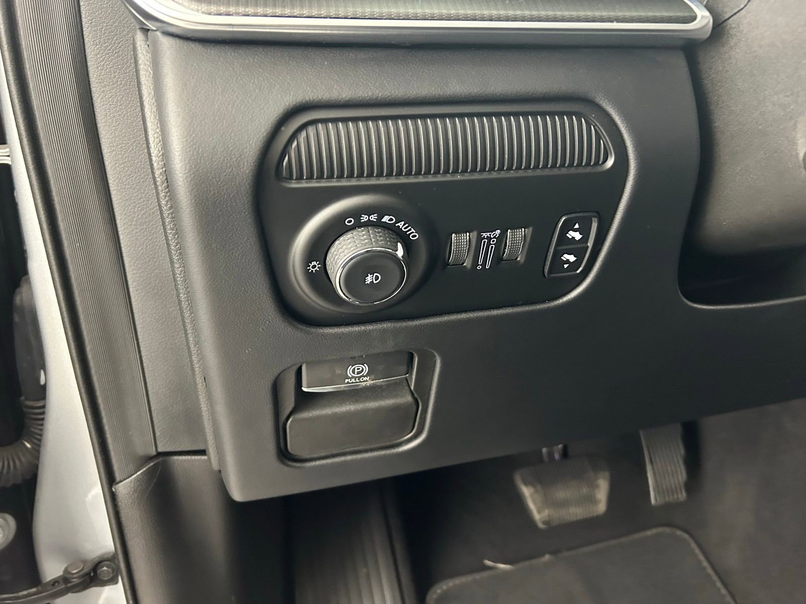 Used 2024 Jeep Grand Wagoneer L Series II w/ Quick Order Packagew 28T image 25