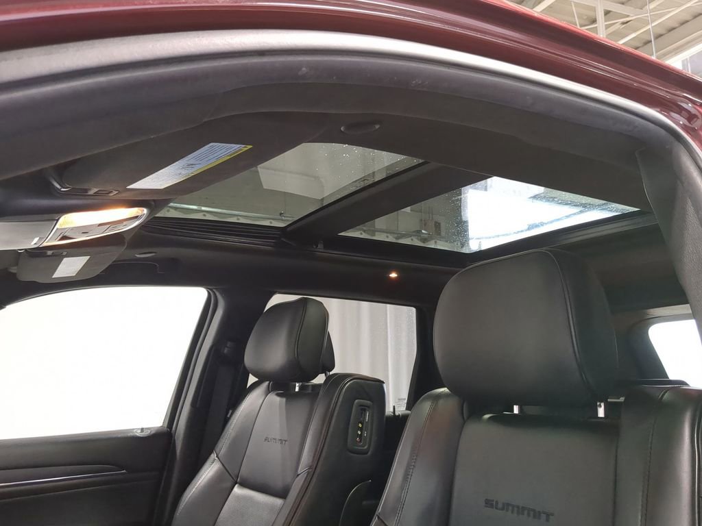 Used 2016 Jeep Grand Cherokee Summit w/ Platinum Series Group AWD/4WD image 23