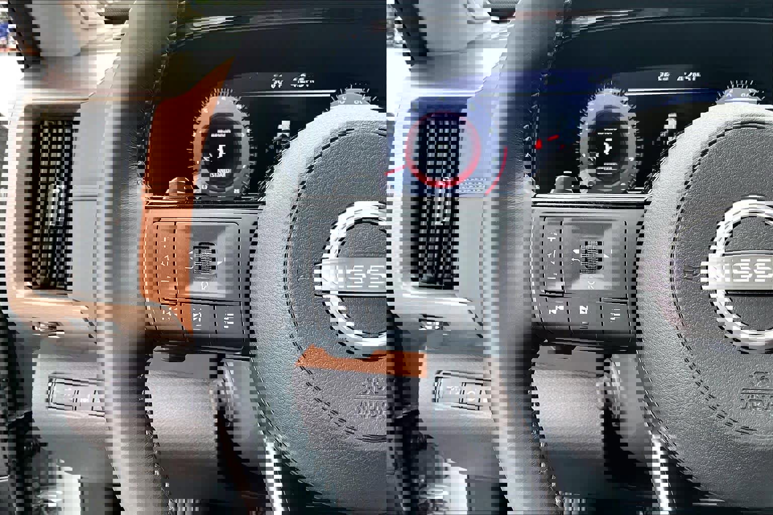 Certified 2025 Nissan Pathfinder Platinum w/ Cargo Package FWD image 24