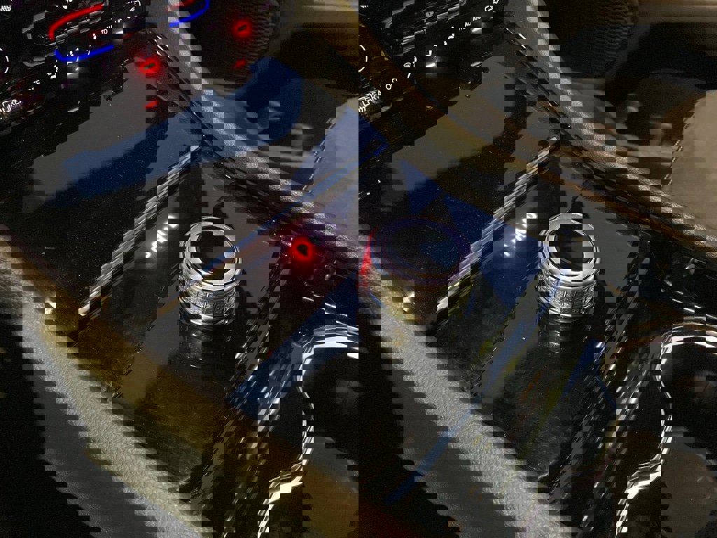 Used 2023 Jeep Grand Cherokee L Laredo image 26