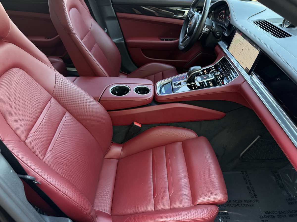 Used 2018 Porsche Panamera image 23
