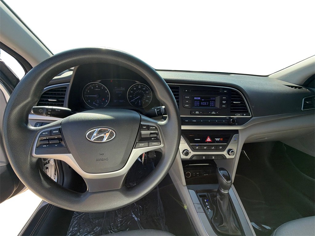 Used 2017 Hyundai Elantra SE image 20