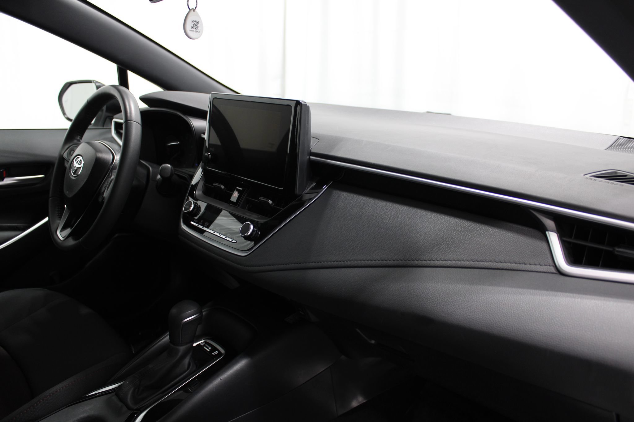 Used 2024 Toyota Corolla SE w/ SE Premium Package FWD image 24