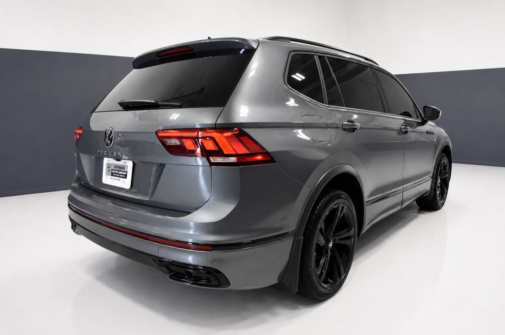 Used 2023 Volkswagen Tiguan SE R-Line FWD image 8