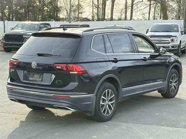 Used 2020 Volkswagen Tiguan SE w/ Panoramic Sunroof Package image 6