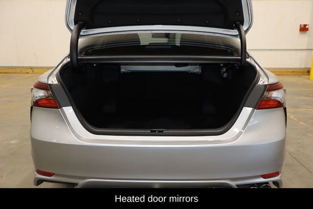 Used 2022 Toyota Camry SE image 11