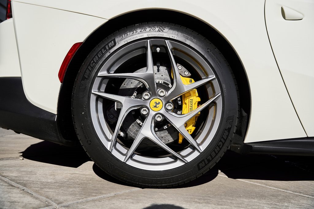 Used 2019 Ferrari 812 Superfast image 18