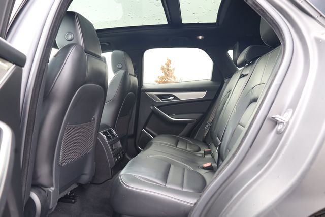 Used 2024 Jaguar F-PACE R-Dynamic S image 23