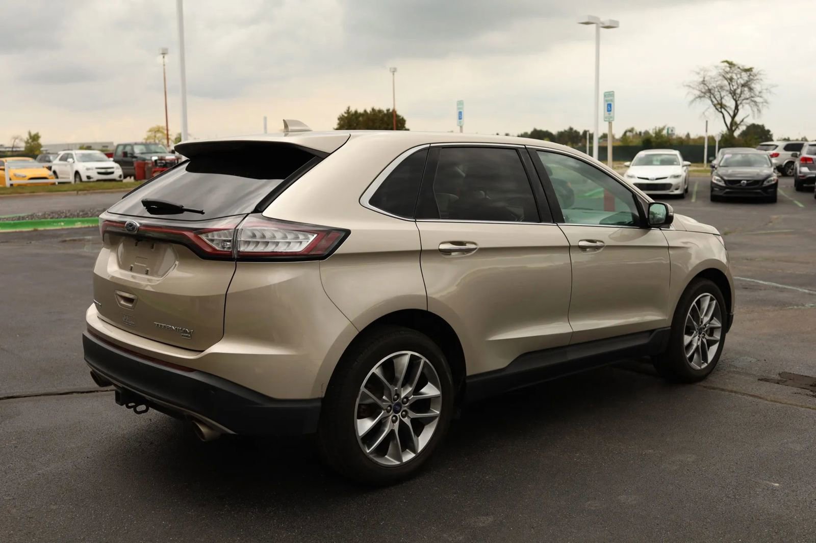Used 2018 Ford Edge Titanium w/ Ford Safe & Smart Package image 6