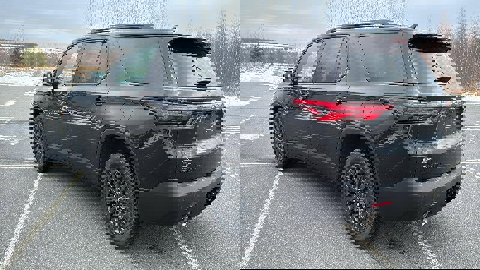 Used 2023 Chevrolet Traverse RS w/ LPO, Cargo Package image 9