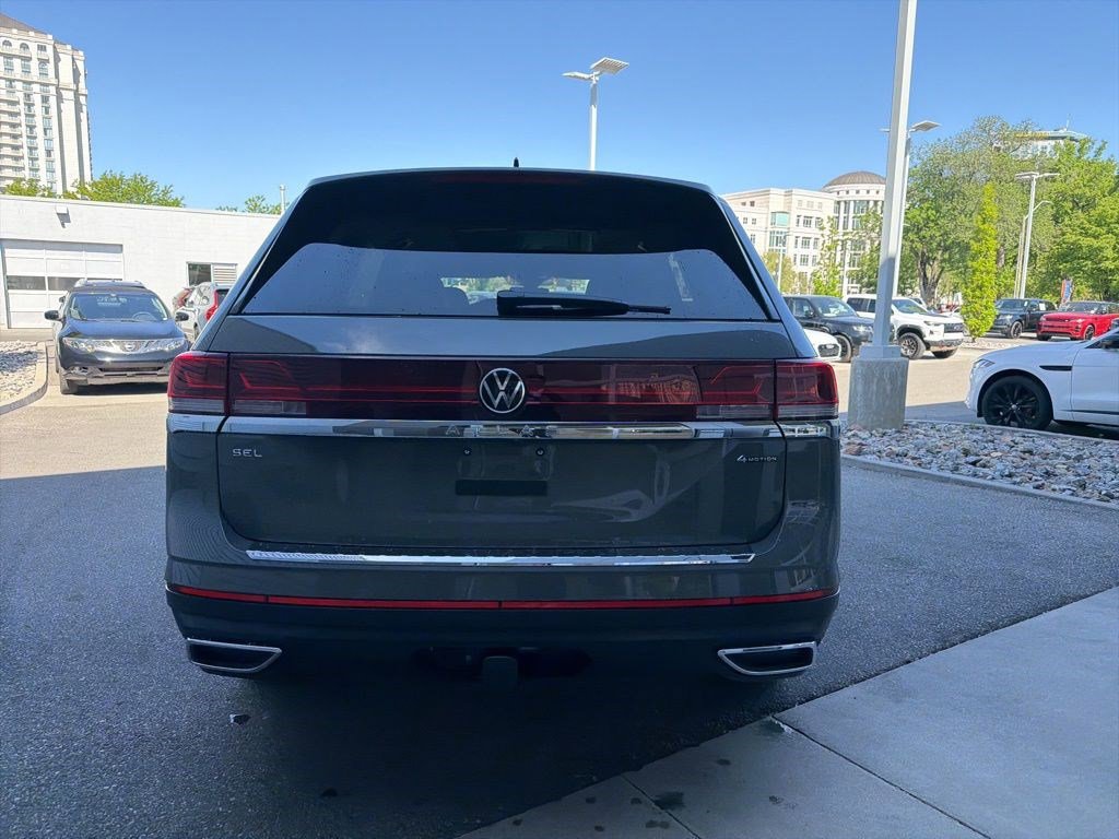 Used 2025 Volkswagen Atlas SEL AWD/4WD image 6