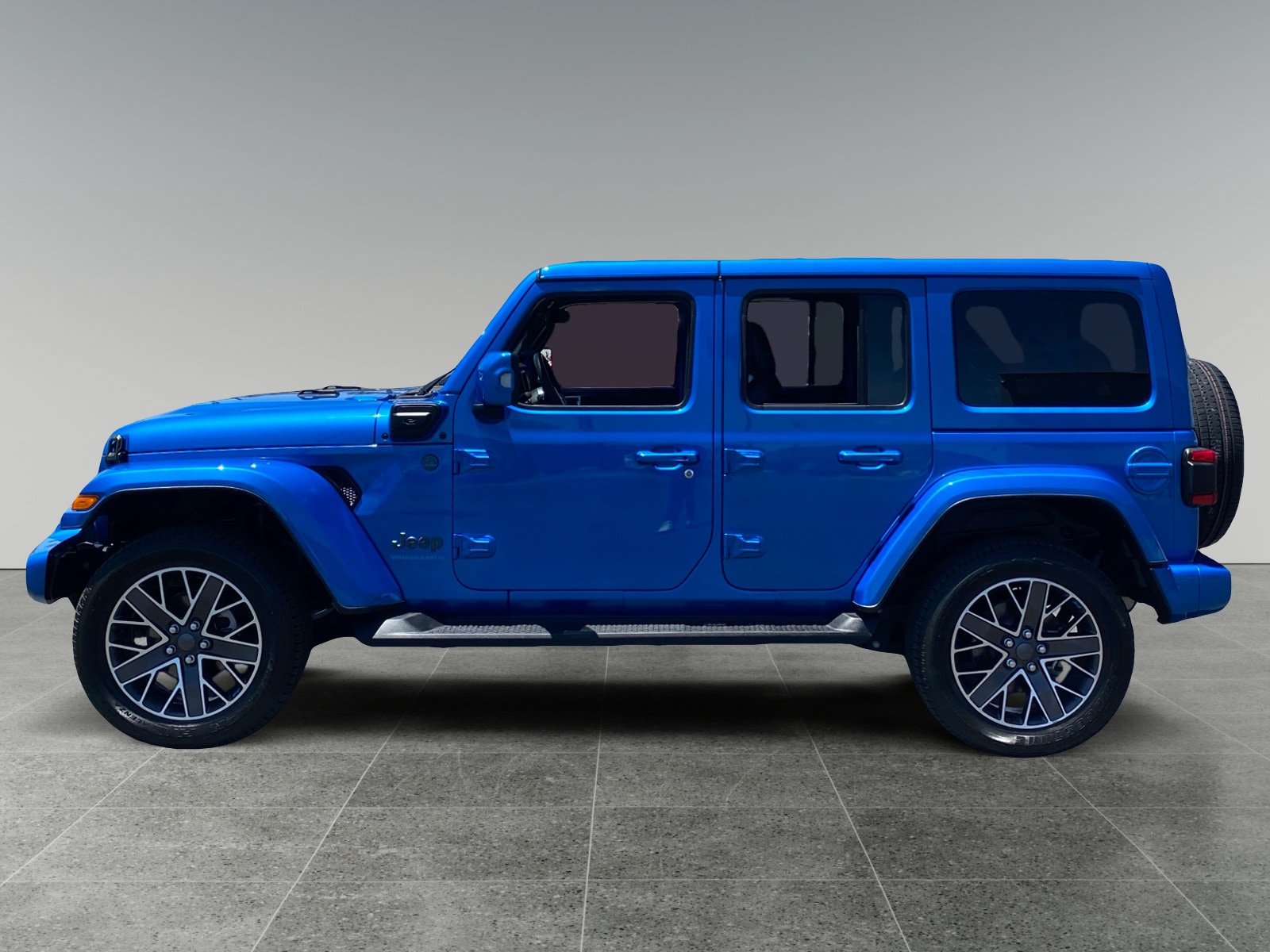Used 2023 Jeep Wrangler Unlimited Sahara AWD/4WD image 2