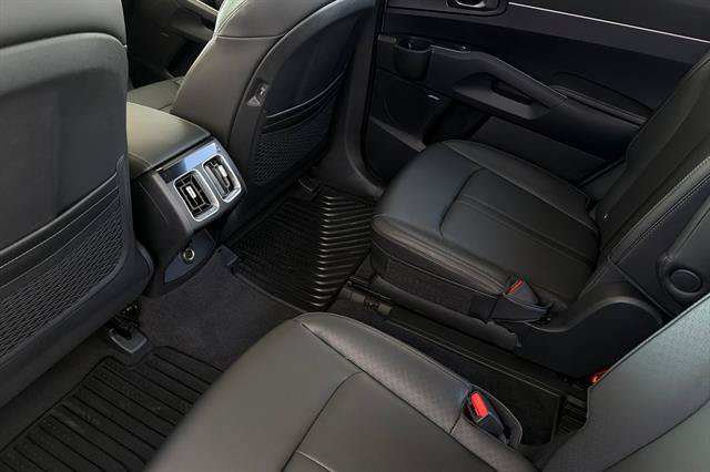 New 2026 Kia Sorento EX w/ EX Premium Package FWD image 13
