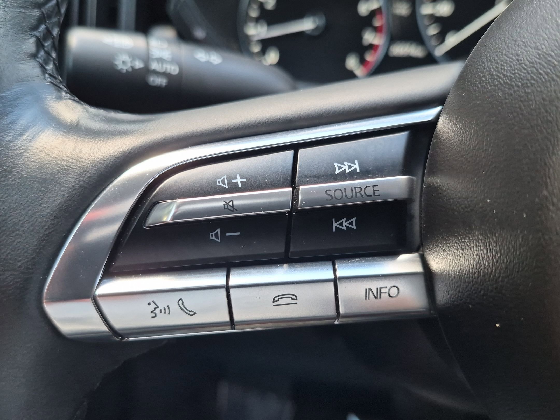 Used 2024 MAZDA CX-50 Meridian Edition w/ Apex Package AWD/4WD image 14