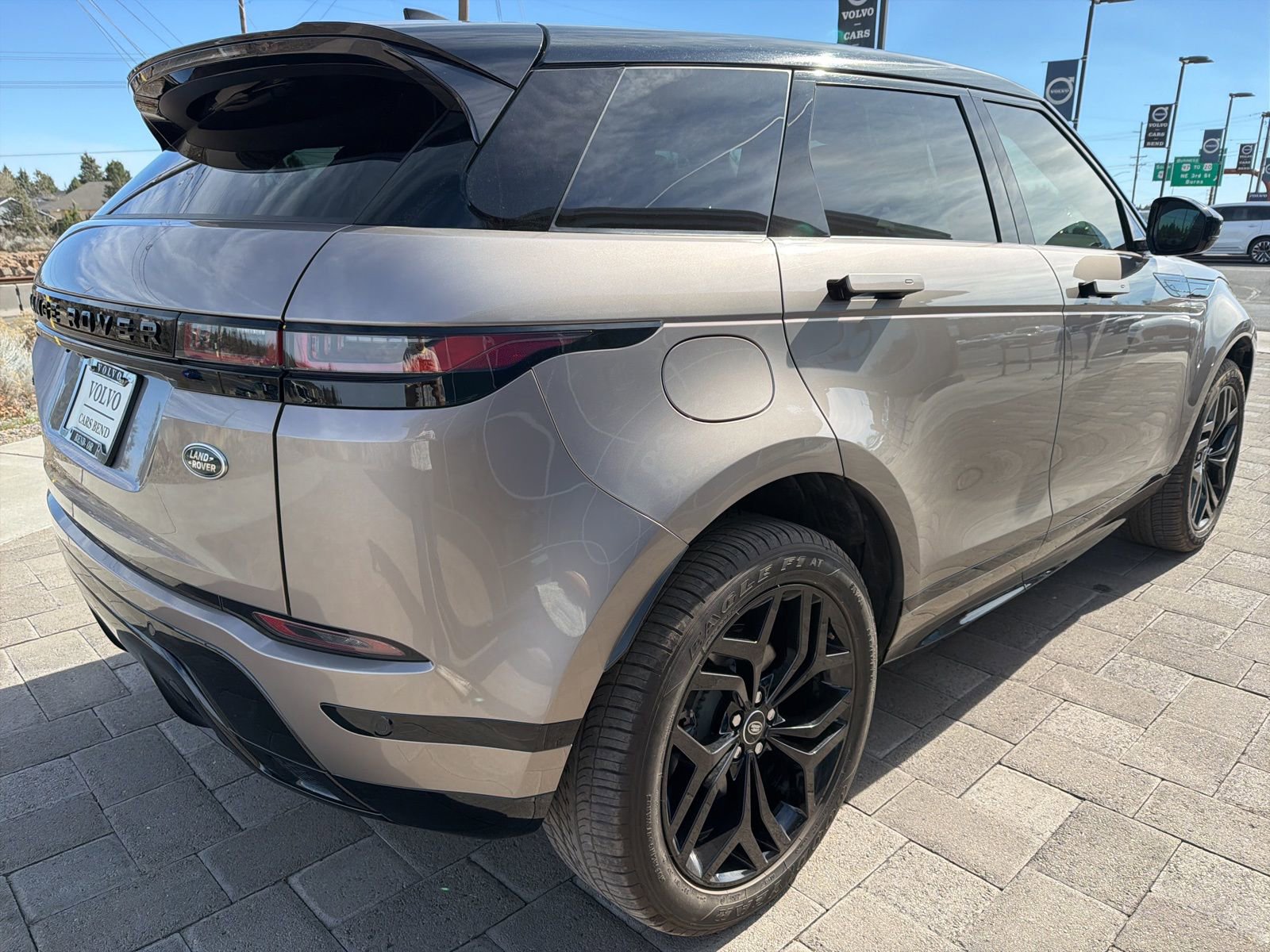 Used 2023 Land Rover Range Rover Evoque R-Dynamic SE video 2