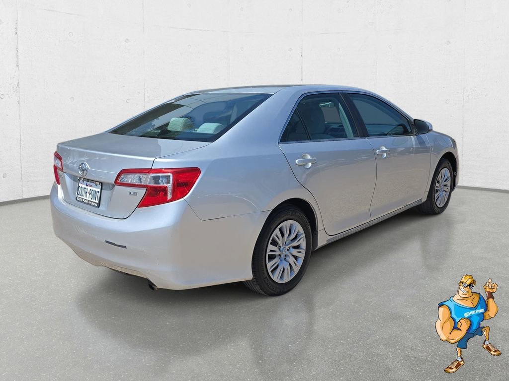 Used 2012 Toyota Camry LE image 5