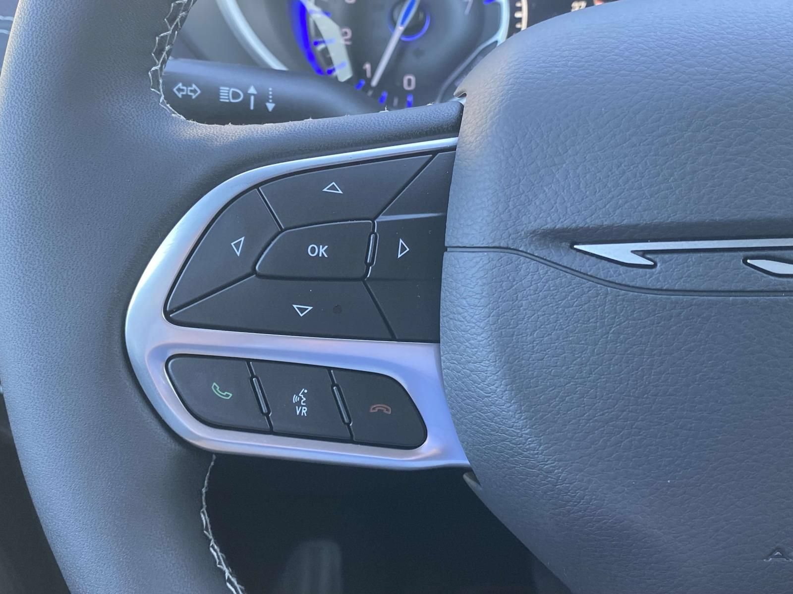 New 2027 Chrysler Pacifica Select FWD image 20