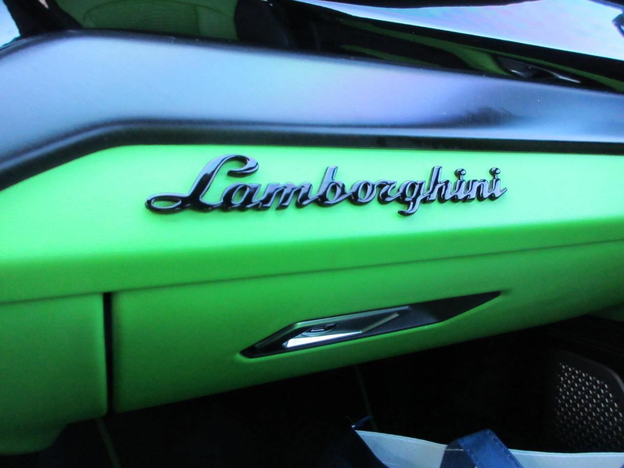 Used 2022 Lamborghini Urus image 2